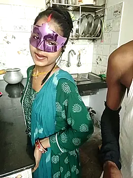 Snapshot of LOVE568 chatting on October 2025 01:58:02 AM LOVE568 online show from October 2025 01:58:02 AM