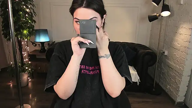 Snapshot of Dark_Moni chatting on February 2026 02:48:01 AM Dark Moni online show from February 2026 02:48:01 AM