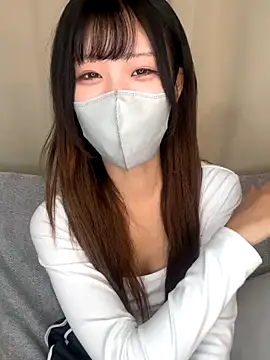 emiiiii1001 online show from November 2025 02:14:01 AM