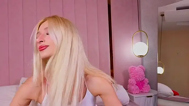 Snapshot of Monica_Leen chatting on October 2025 06:33:01 AM Monica Leen online show from October 2025 06:33:01 AM