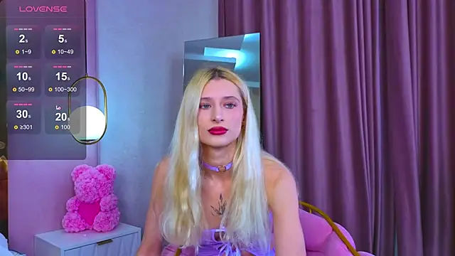 Snapshot of Monica_Leen chatting on November 2025 06:35:02 AM Monica Leen online show from November 2025 06:35:02 AM