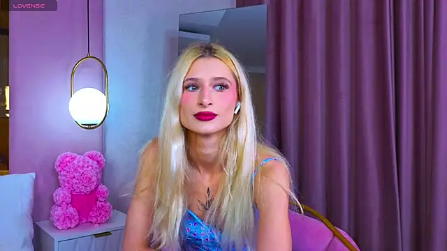 Snapshot of Monica_Leen chatting on November 2025 06:24:02 AM Monica Leen online show from November 2025 06:24:02 AM