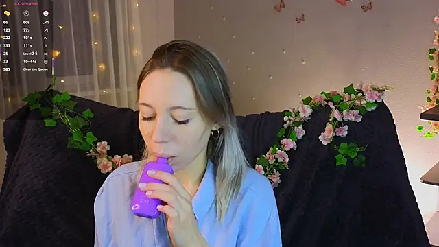 NyxaThorn online show from January 2026 02:43:01 PM