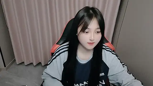 Snapshot of xxz98 chatting on April 2026 01:22:01 PM xxz98 online show from April 2026 01:22:01 PM