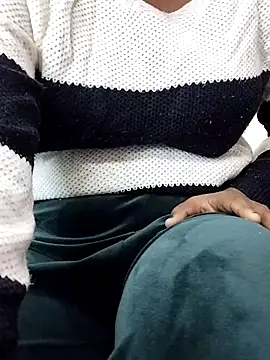 Snapshot of Laxmi_89 chatting on November 2025 03:31:02 AM Laxmi 89 online show from November 2025 03:31:02 AM