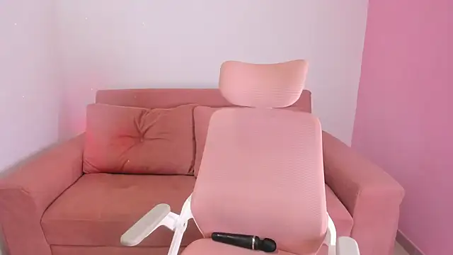 Emiss Jones online show from January 2026 03:36:02 PM