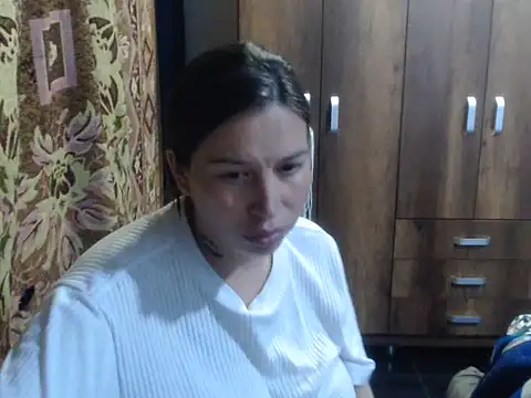 cloequeen15 online show from May 2026 06:21:01 AM