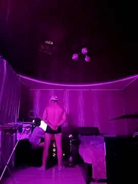 IVANUCHSEX online show from March 2026 11:00:01 PM