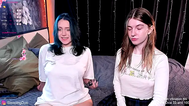 Snapshot of Threesomebabes chatting on November 2025 05:12:01 PM Threesomebabes online show from November 2025 05:12:01 PM