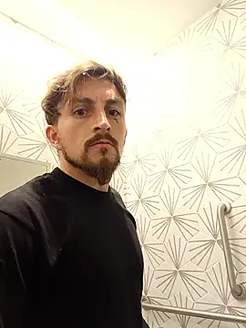 Snapshot of Macrhizz chatting on October 2025 05:33:02 PM Macrhizz online show from October 2025 05:33:02 PM