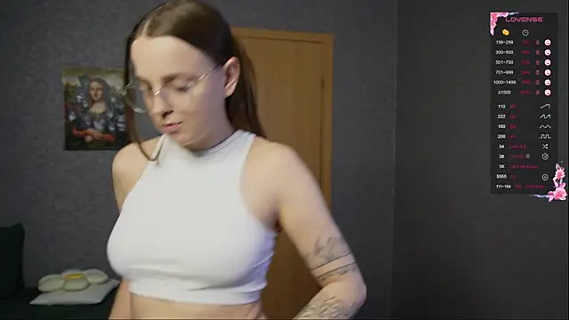 Violetwin online show from April 2026 05:28:01 PM