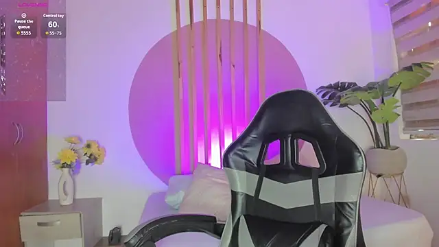 Snapshot of rei_cos chatting on November 2025 01:04:02 PM rei cos online show from November 2025 01:04:02 PM