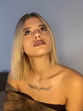 Snapshot of AishaKali chatting on October 2025 07:50:02 AM AishaKali online show from October 2025 07:50:02 AM