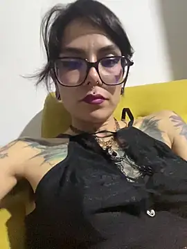 Snapshot of Esmeralda_CO chatting on December 2025 05:44:02 AM Esmeralda CO online show from December 2025 05:44:02 AM