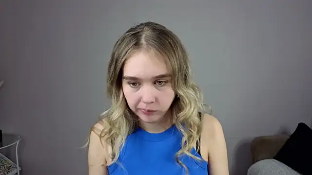 Snapshot of Vel1ka chatting on November 2025 12:44:02 PM Vel1ka online show from November 2025 12:44:02 PM