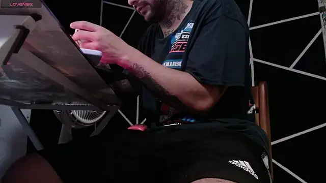 Snapshot of nicolastorres99 chatting on November 2025 06:30:01 PM nicolastorres99 online show from November 2025 06:30:01 PM