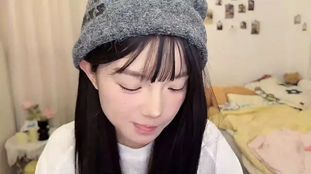 Momo-xx online show from January 2026 12:35:01 AM