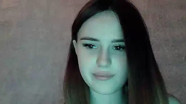 SweetLoraa online show from February 2026 05:52:01 PM