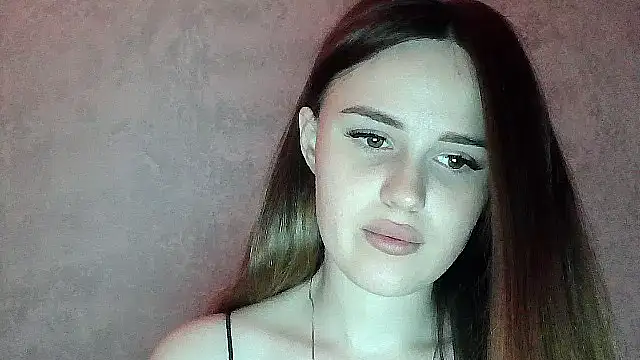 SweetLoraa online show from May 2026 06:15:02 PM