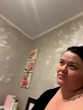 Snapshot of SunnyLeila2101 chatting on October 2025 07:48:01 PM SunnyLeila2101 online show from October 2025 07:48:01 PM