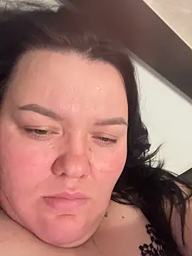 Snapshot of SunnyLeila2101 chatting on December 2025 08:25:01 PM SunnyLeila2101 online show from December 2025 08:25:01 PM