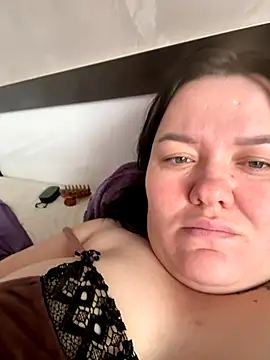 Snapshot of SunnyLeila2101 chatting on December 2025 08:41:01 AM SunnyLeila2101 online show from December 2025 08:41:01 AM