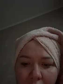 Snapshot of SunnyLeila2101 chatting on December 2025 05:47:01 AM SunnyLeila2101 online show from December 2025 05:47:01 AM