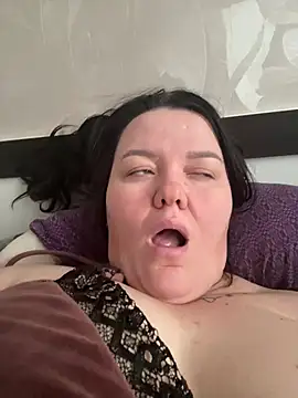 Snapshot of SunnyLeila2101 chatting on January 2026 09:58:02 AM SunnyLeila2101 online show from January 2026 09:58:02 AM