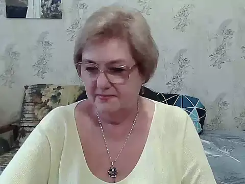 Snapshot of Renata62011 chatting on December 2025 12:44:02 PM Renata62011 online show from December 2025 12:44:02 PM