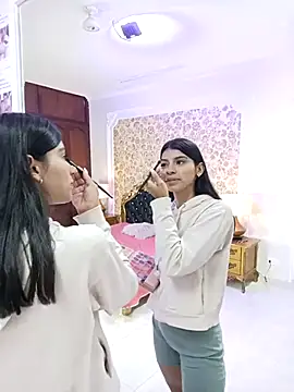 Snapshot of Lola_Pierce chatting on September 2025 11:33:01 AM Lola Pierce online show from September 2025 11:33:01 AM