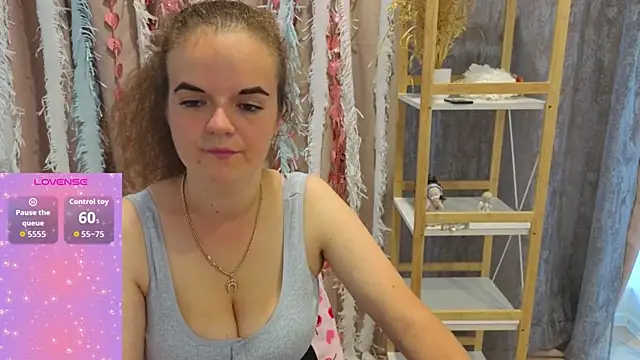 Snapshot of Luisa_Rosee chatting on September 2025 03:56:02 PM Luisa Rosee online show from September 2025 03:56:02 PM