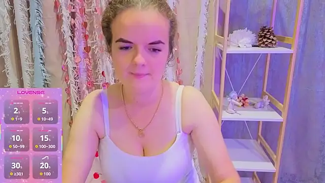 Snapshot of Luisa_Rosee chatting on October 2025 07:22:01 PM Luisa Rosee online show from October 2025 07:22:01 PM
