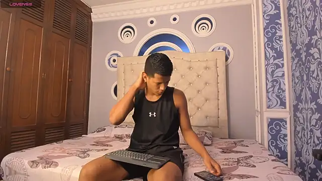 KingStark  online show from November 2025 12:51:02 PM