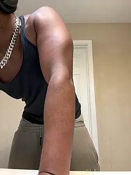 KeYBuMp323 online show from February 2026 05:09:02 PM