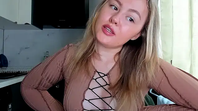 Snapshot of SunshineEmma chatting on October 2025 11:52:02 AM SunshineEmma online show from October 2025 11:52:02 AM