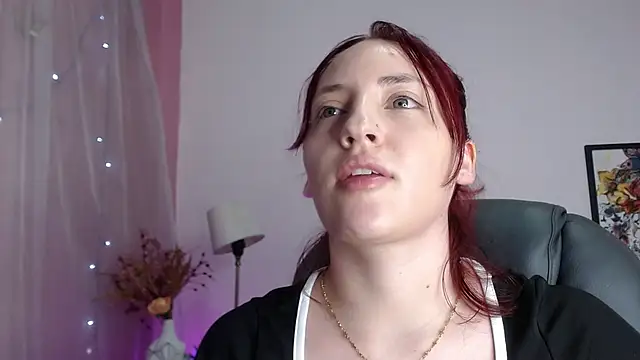 Snapshot of Lulugh_ chatting on December 2025 07:44:01 PM Lulugh online show from December 2025 07:44:01 PM