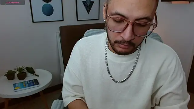   Damian    online show from September 2025 12:44:01 AM