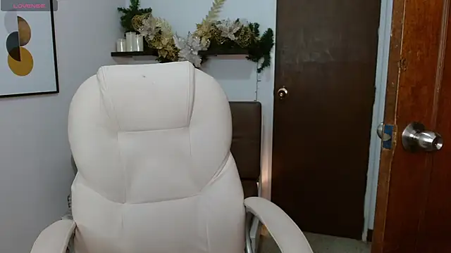   Damian    online show from December 2025 10:14:01 PM