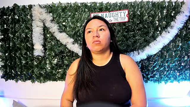 BellaRoux1 online show from December 2025 12:12:02 PM