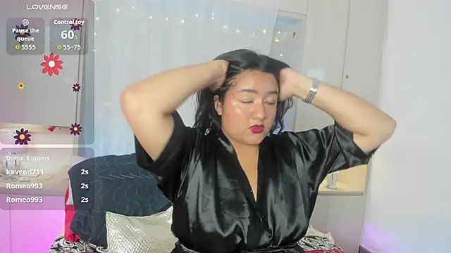 LilyWhitney online show from October 2025 04:13:02 AM