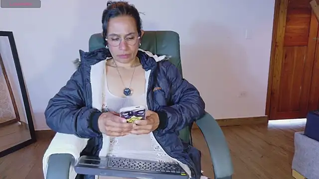 Vanessa 7  online show from February 2026 09:43:01 PM