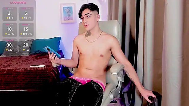 Thiago winteer online show from December 2025 04:41:01 AM