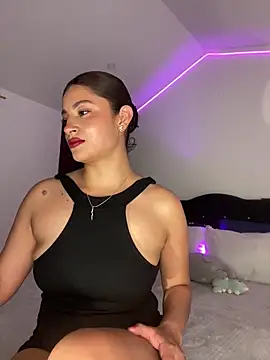 Snapshot of MiaAlarie chatting on January 2026 05:12:01 AM MiaAlarie online show from January 2026 05:12:01 AM