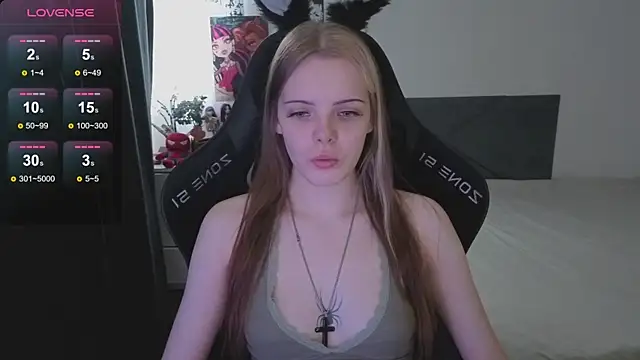 Luna Navy online show from October 2025 09:09:02 AM