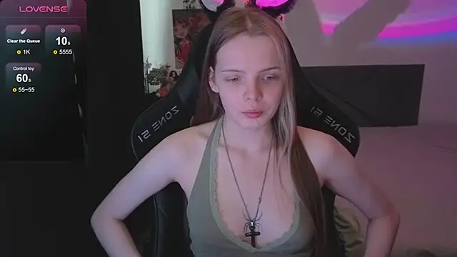 Luna Navy online show from December 2025 08:12:02 AM