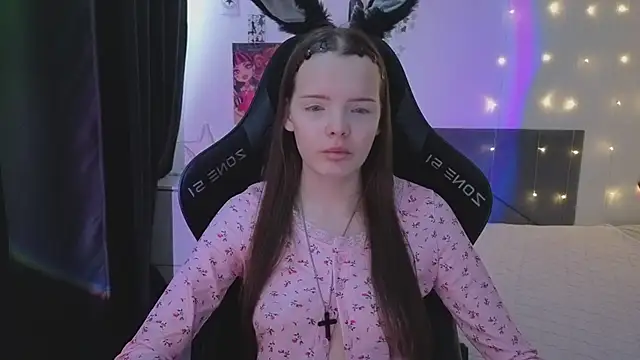 Luna Navy online show from February 2026 06:54:01 AM