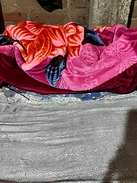 Snapshot of POOJACOUPLE chatting on October 2025 08:11:02 PM POOJACOUPLE online show from October 2025 08:11:02 PM