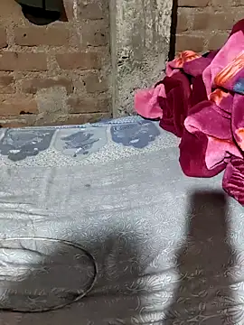 Snapshot of POOJACOUPLE chatting on November 2025 07:08:02 PM POOJACOUPLE online show from November 2025 07:08:02 PM