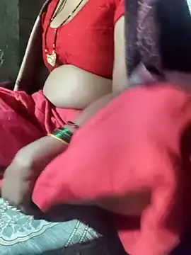 Snapshot of POOJACOUPLE chatting on November 2025 07:03:01 PM POOJACOUPLE online show from November 2025 07:03:01 PM