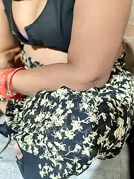 POOJACOUPLE online show from January 2026 08:40:02 AM